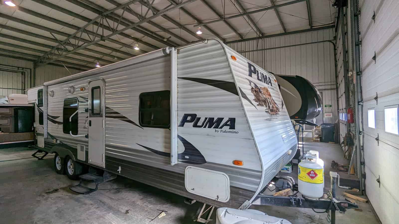 USED 2010 Palomino PUMA 27 KFQ