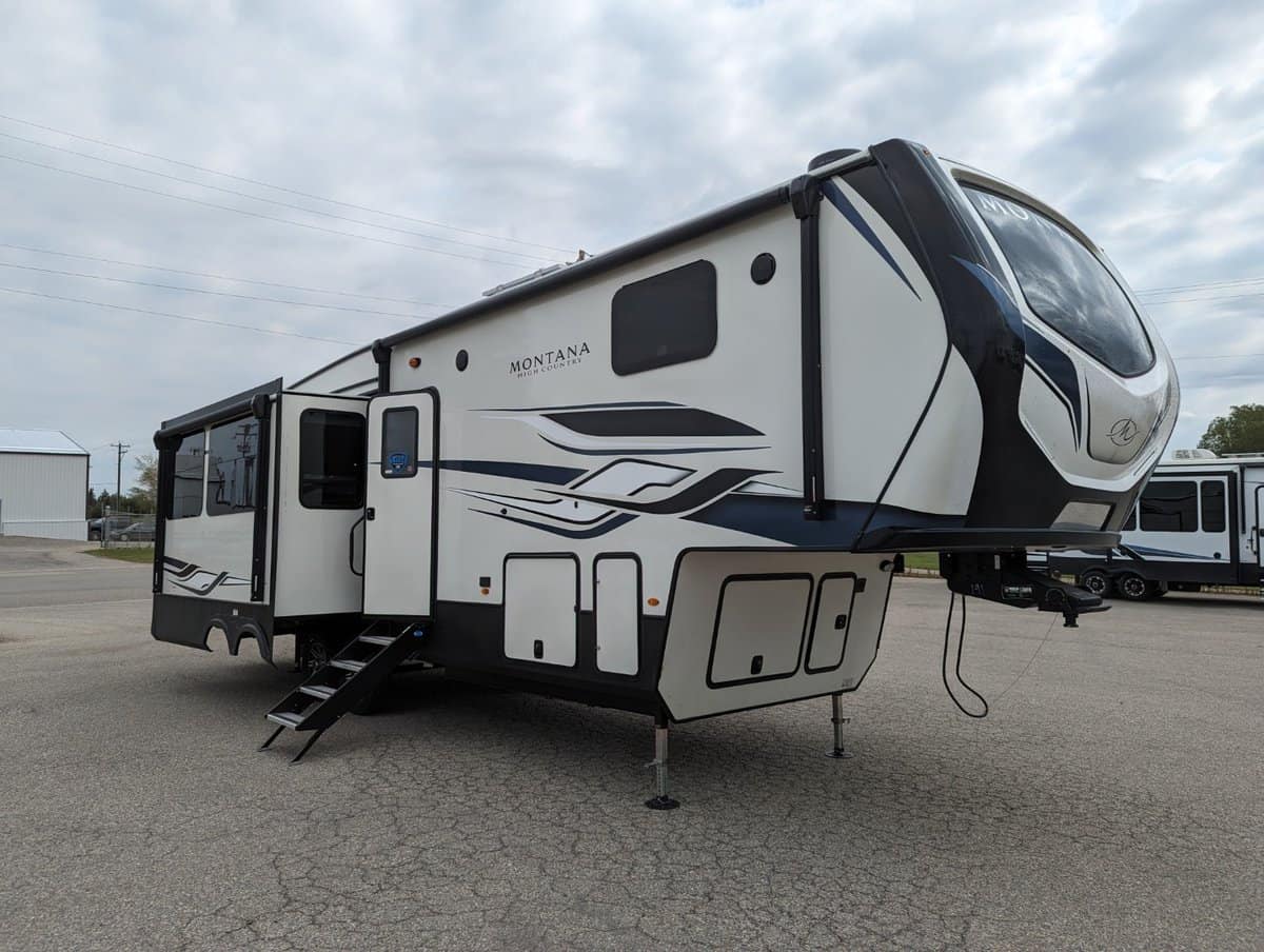 NEW 2024 Keystone MONTANA 295 RL