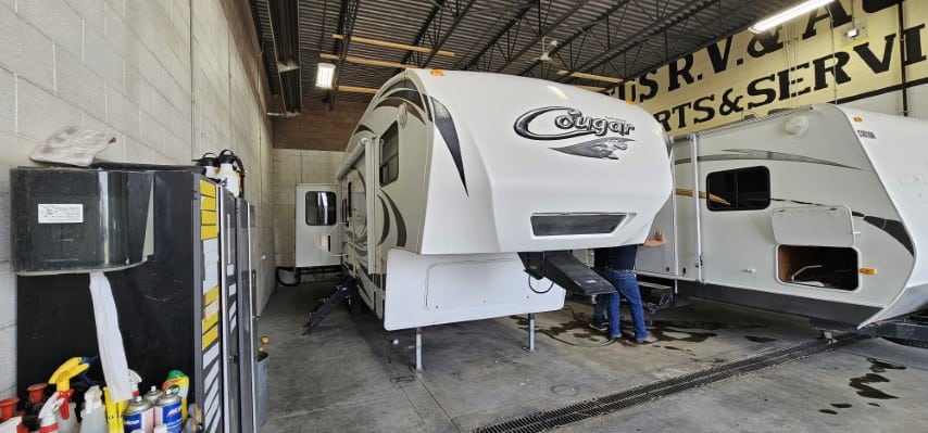 USED 2012 Keystone Cougar 282RES
