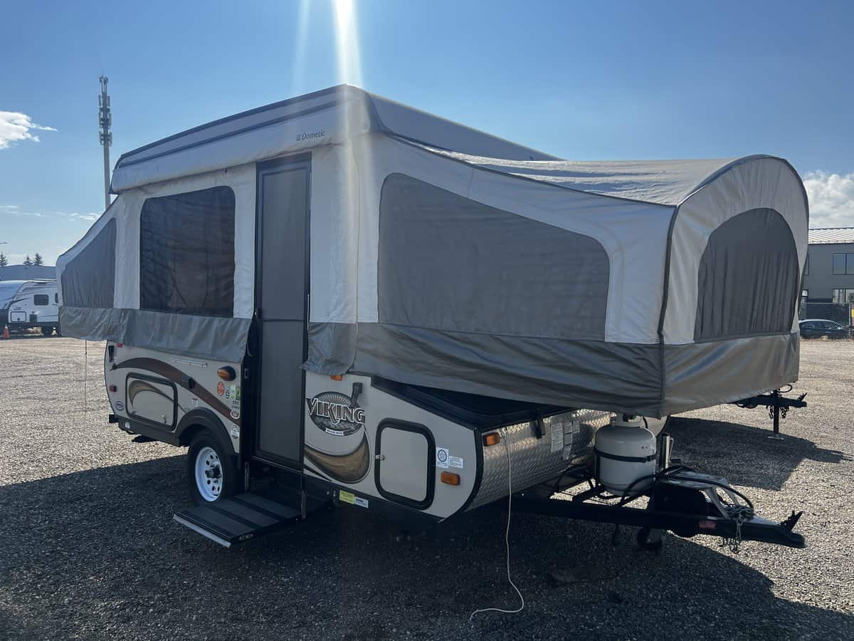 USED 2015 FOREST RIVER Viking 2108ST
