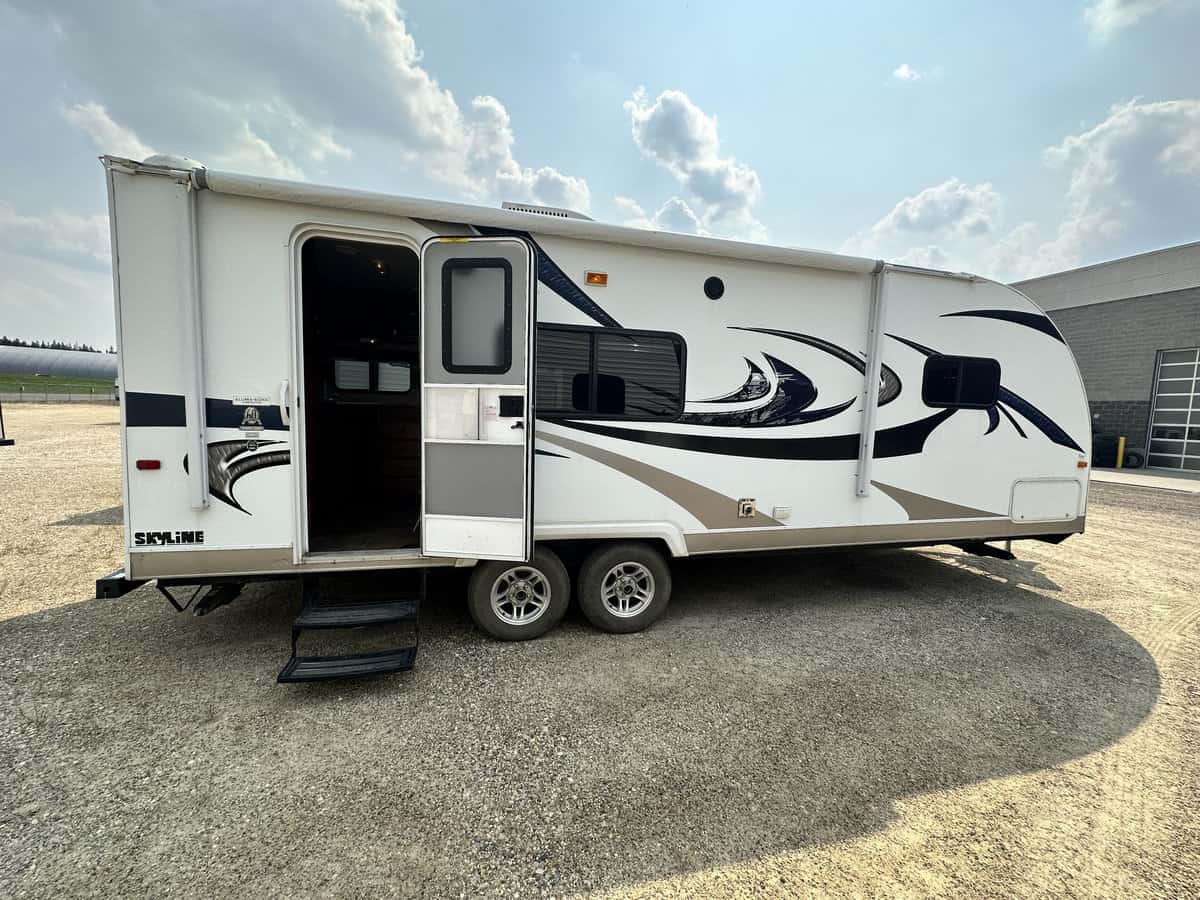 USED 2013 Skyline NOMAD 260 RKS B-15