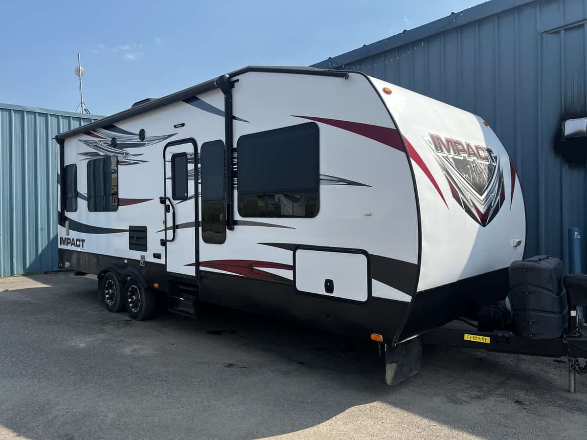 USED 2015 Keystone Impact 260