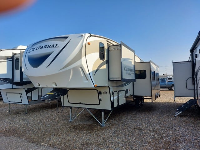 USED 2015 Coachmen Chaparral Lite 29BHS