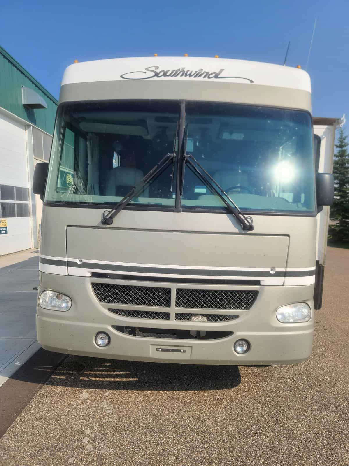 USED 2003 Fleetwood SOUTHWIND 32V
