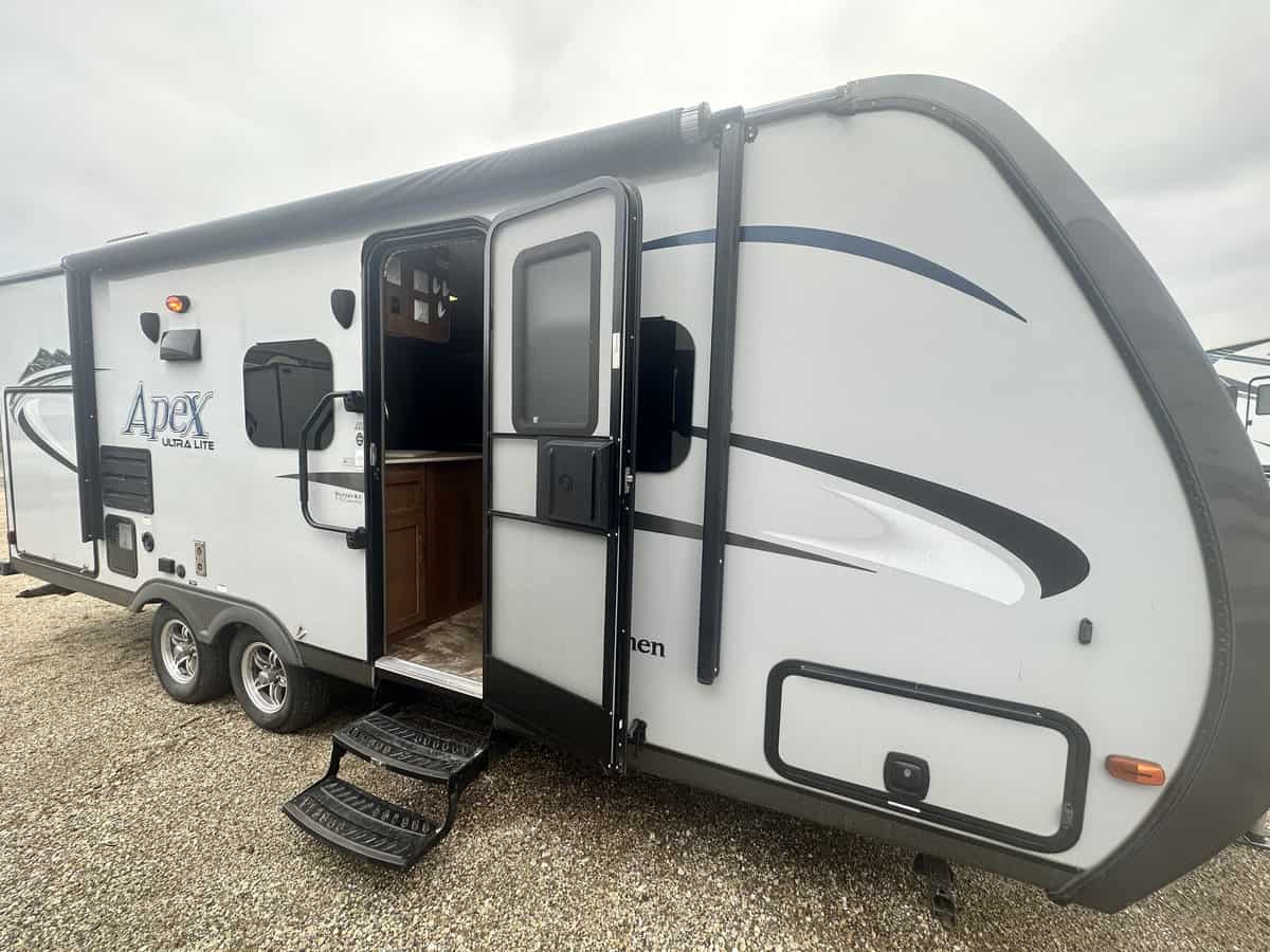 USED 2015 Forest River APEX 215 RBK