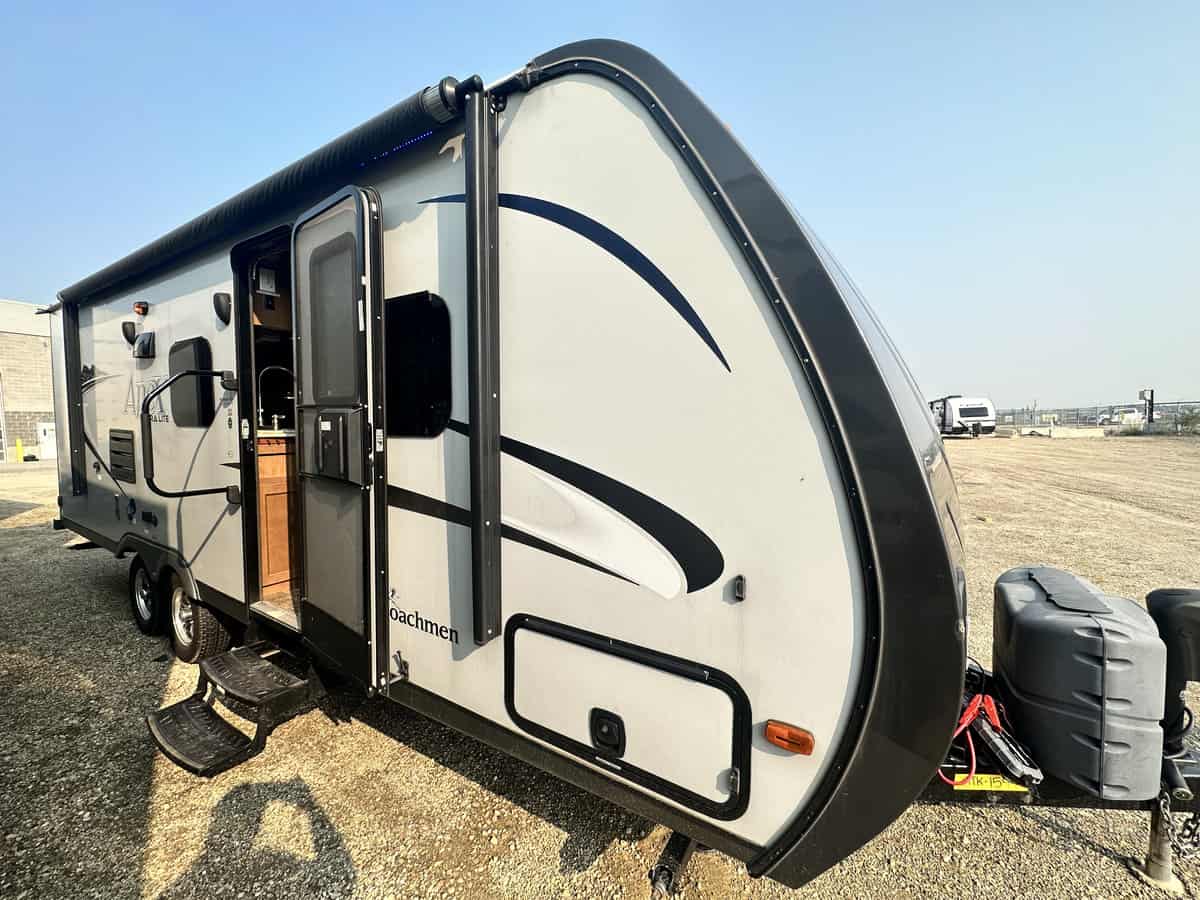 USED 2016 Coachmen APEX ULTRA LITE 235BHS