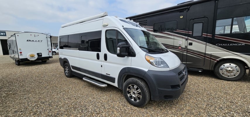 USED 2017 Roadtrek Simplicity SRT