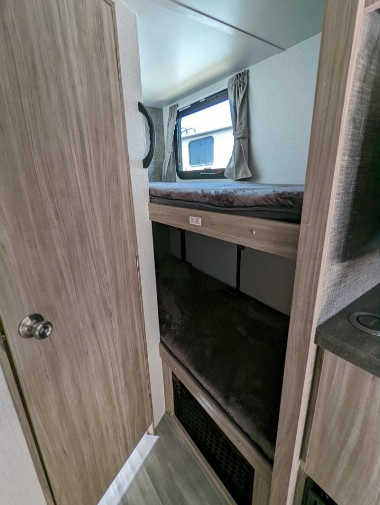 NEW 2022 WINNEBAGO MICRO MINNIE 2306 BHS