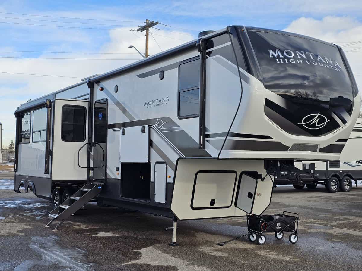 NEW 2024 Keystone MONTANA 381 TB