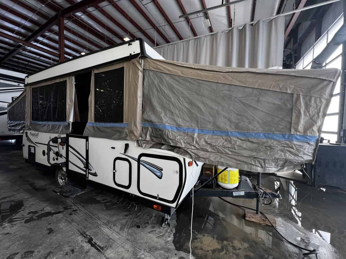 USED 2013 Forest River FLAGSTAFF 625D