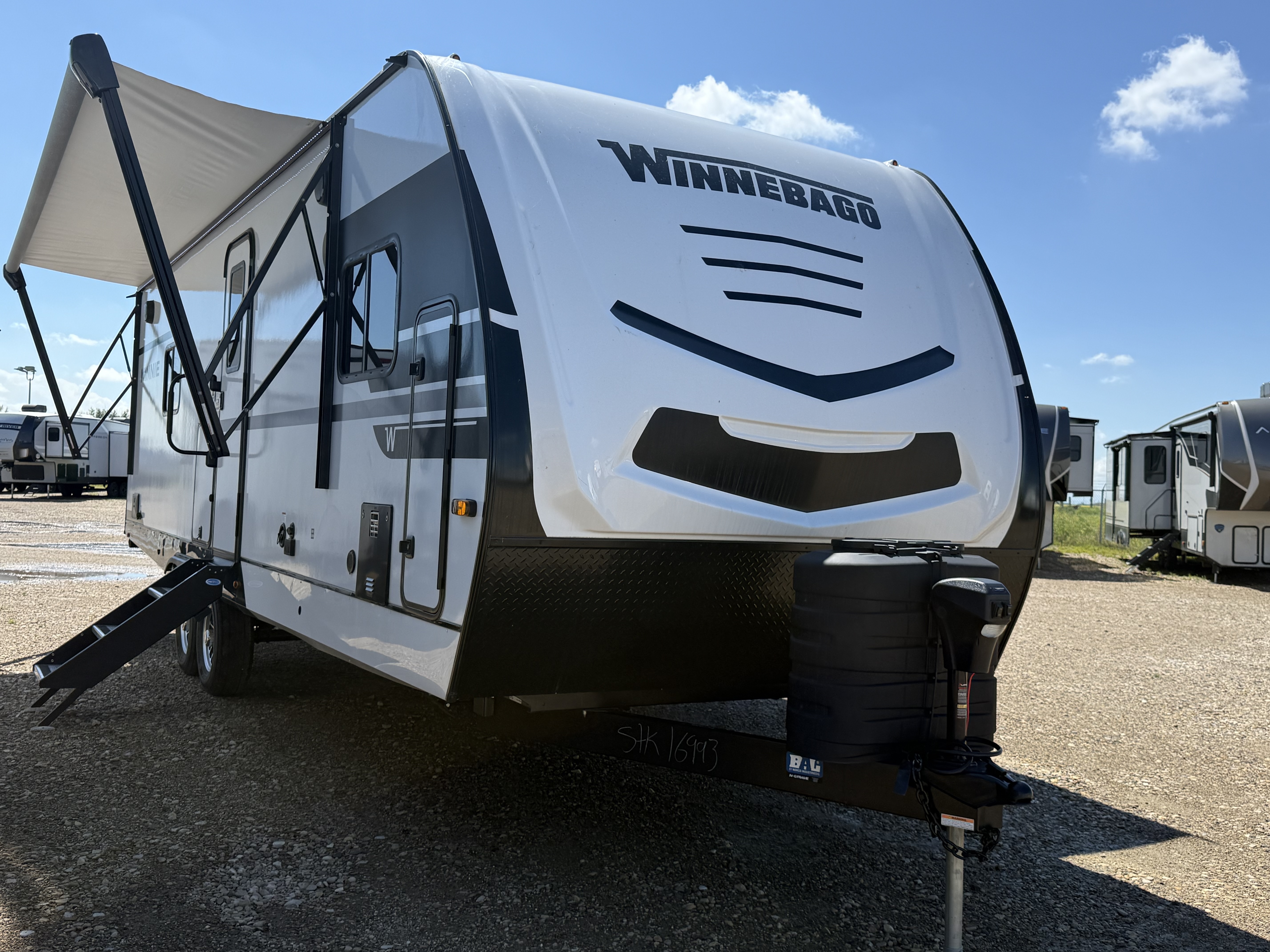 New 2025 Winnebago MINNIE 2730 FK