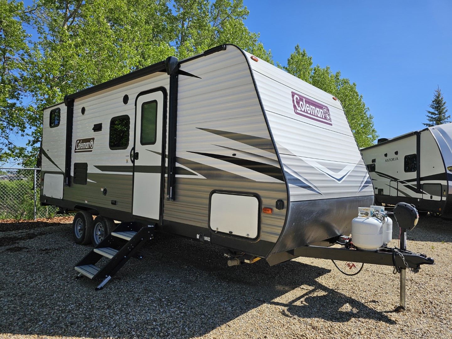 Used 2020 Dutchmen COLEMAN LANTERN 215BH