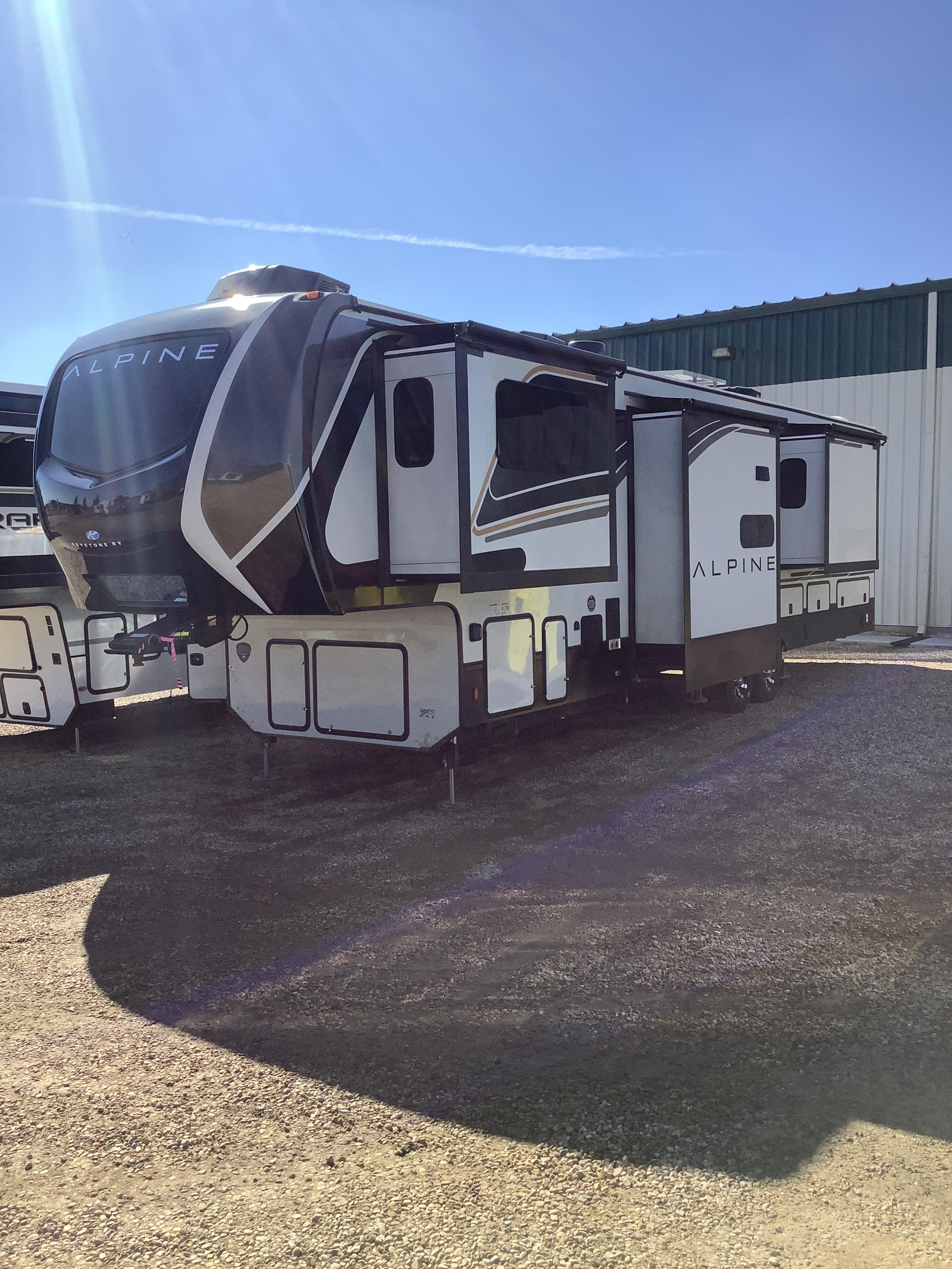 New 2025 Keystone ALPINE 3712 KB