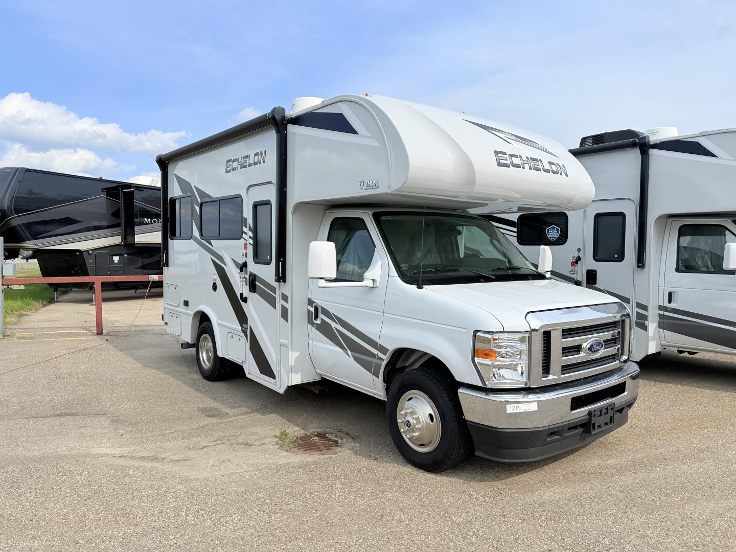 New 2025 Thor Motor Coach ECHELON LC 19