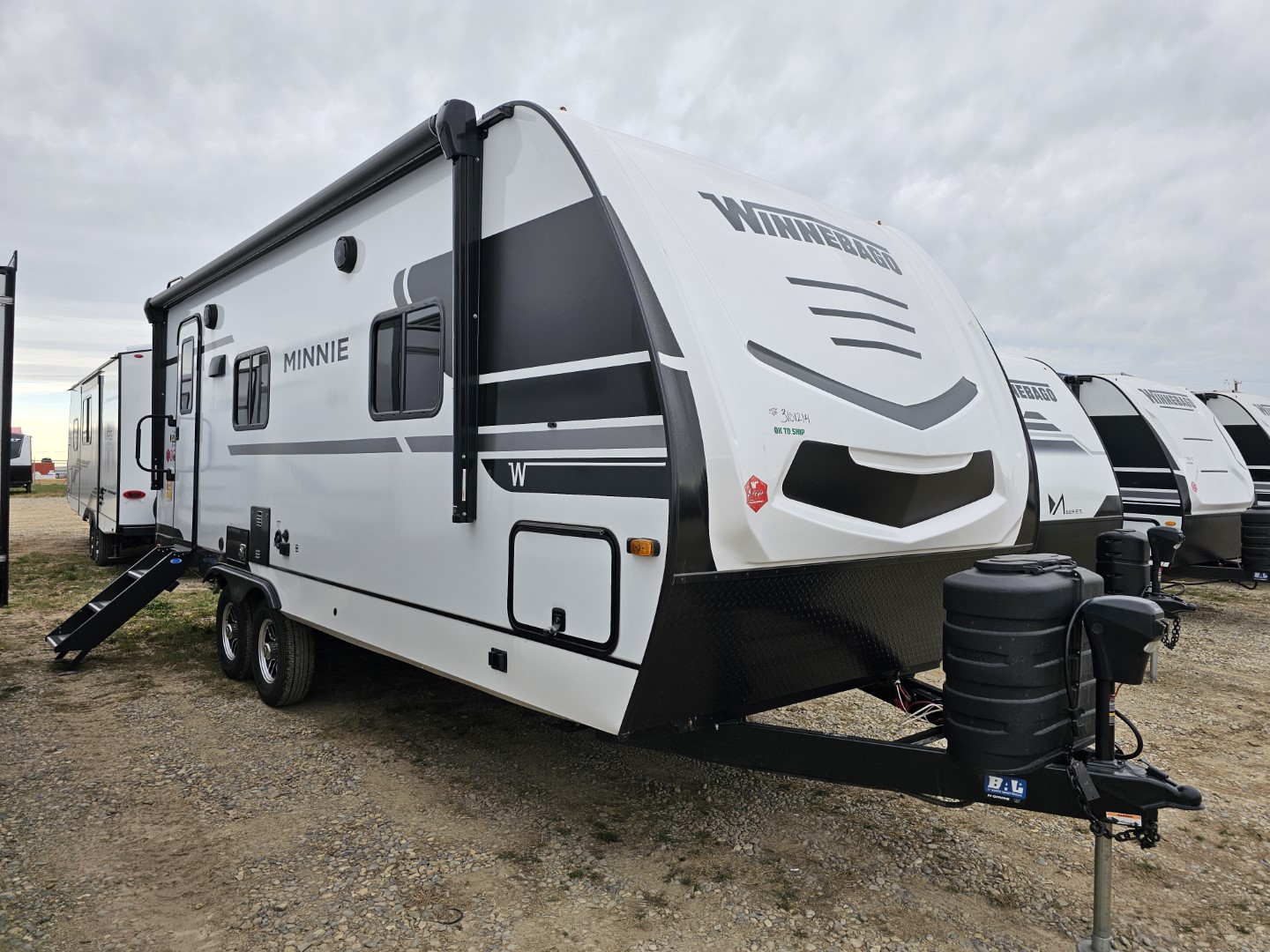 New 2025 Winnebago MINNIE 2326 RB