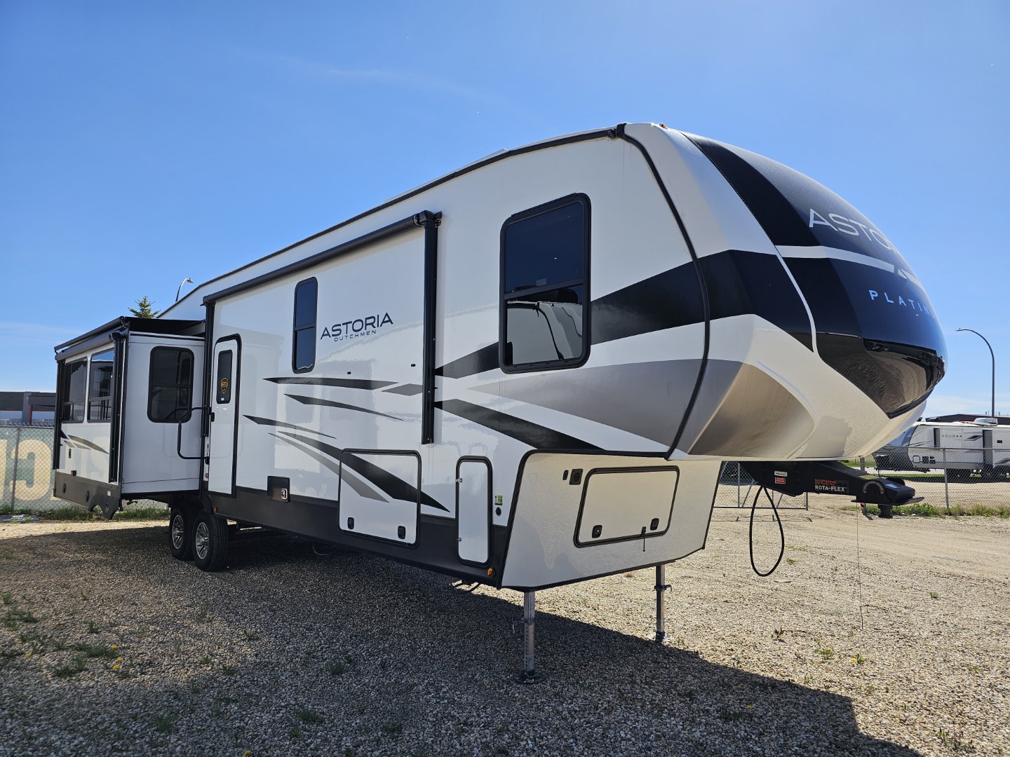 New 2025 Dutchmen ASTORIA 3553 MBP