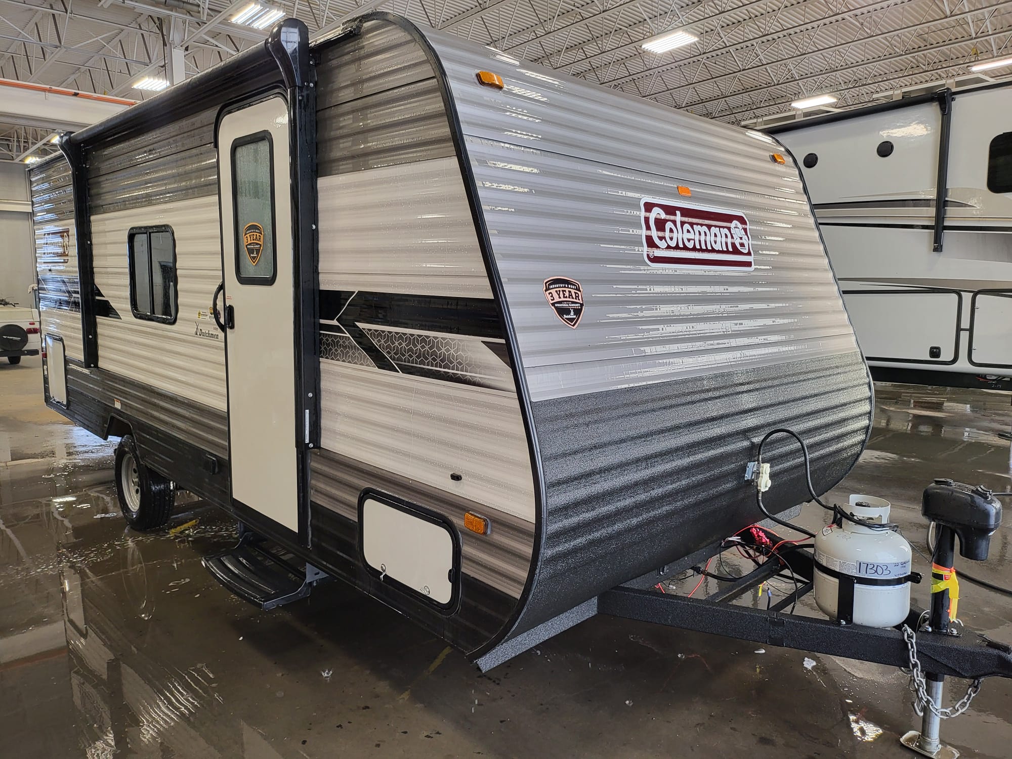 Used 2022 Dutchmen Coleman Lantern 18bh