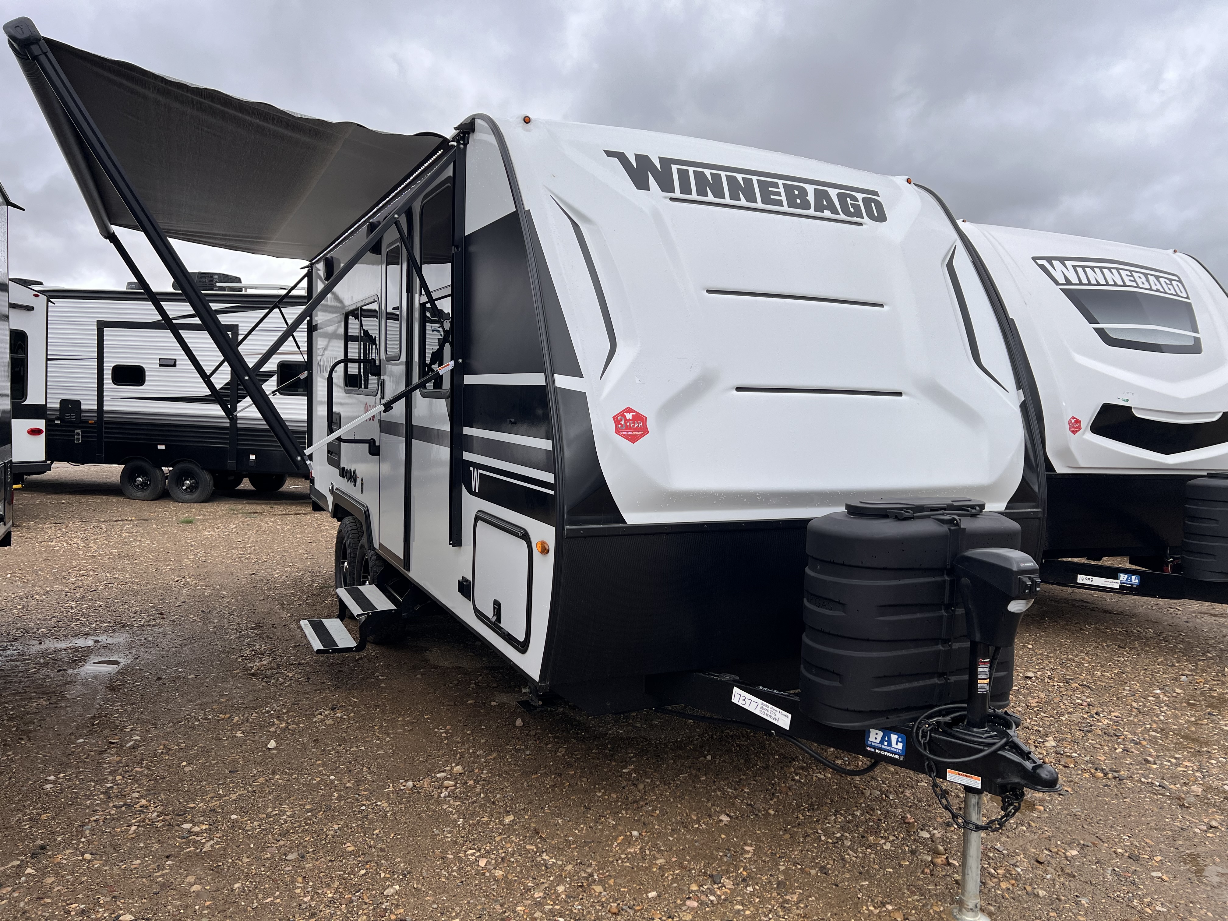 New 2025 Winnebago MICRO MINNIE 2108 DS