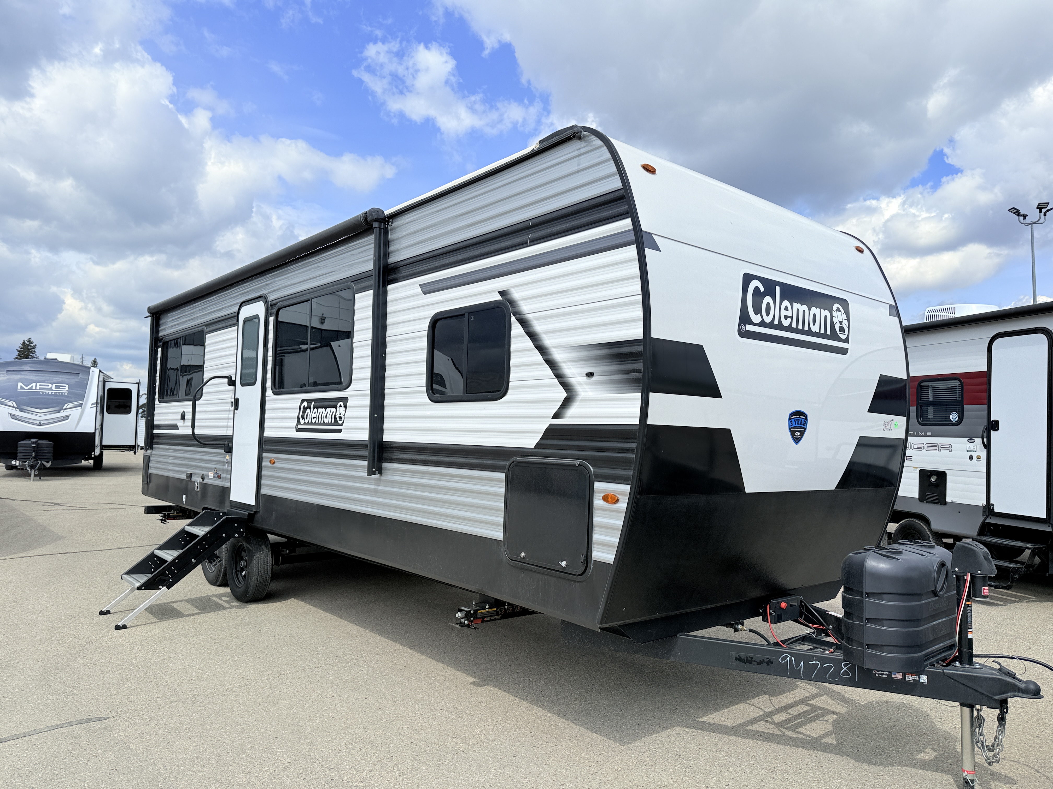New 2025 Keystone COLEMAN LANTERN 25 REX