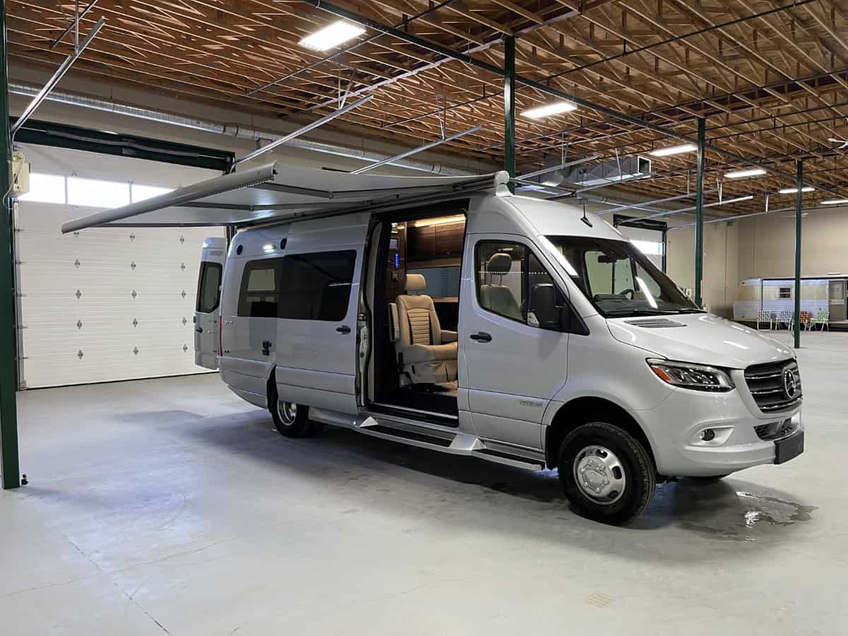 NEW 2023 WINNEBAGO ERA 70 B