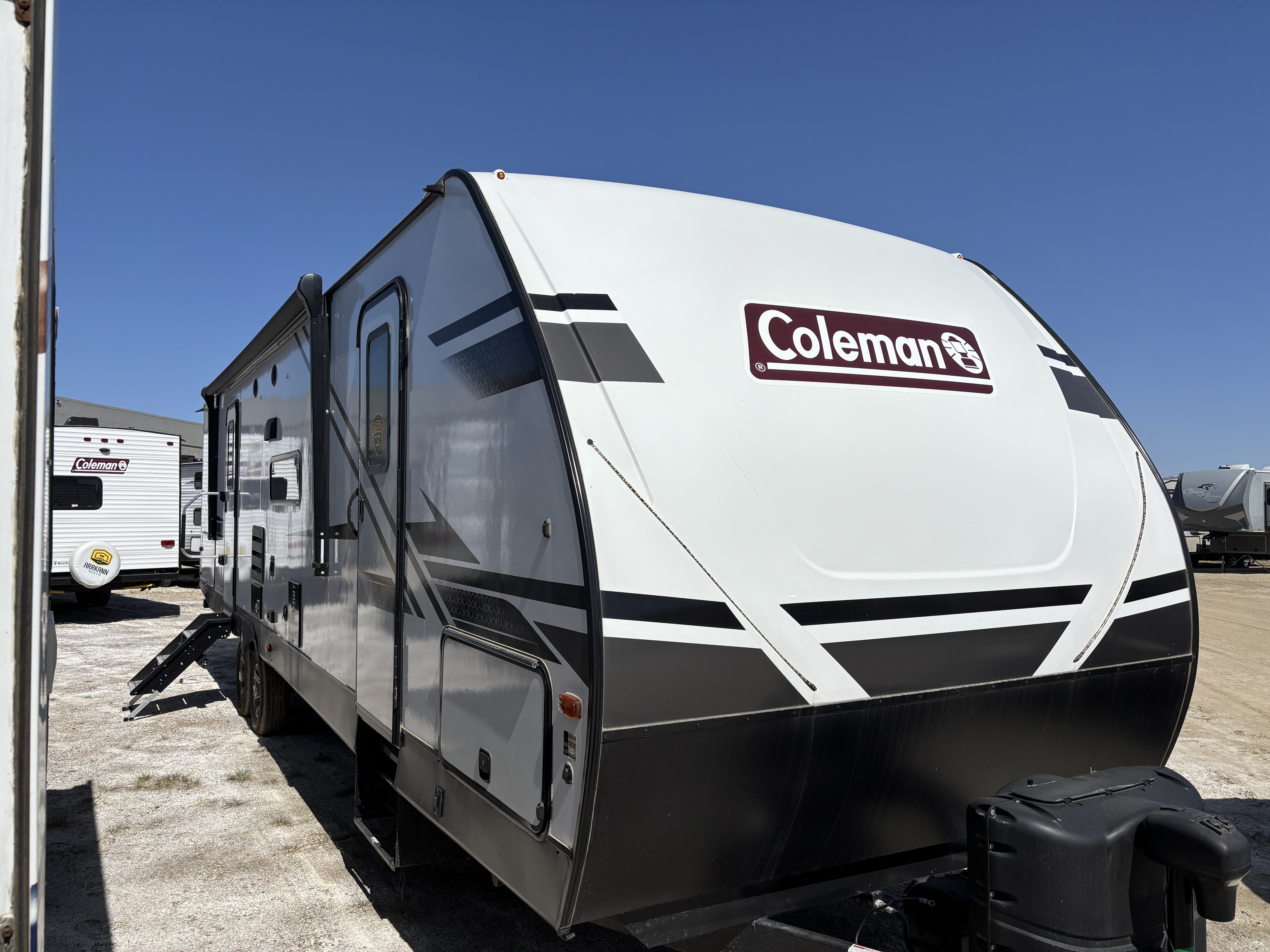 USED 2022 Dutchmen COLEMAN LIGHT 3215 BH