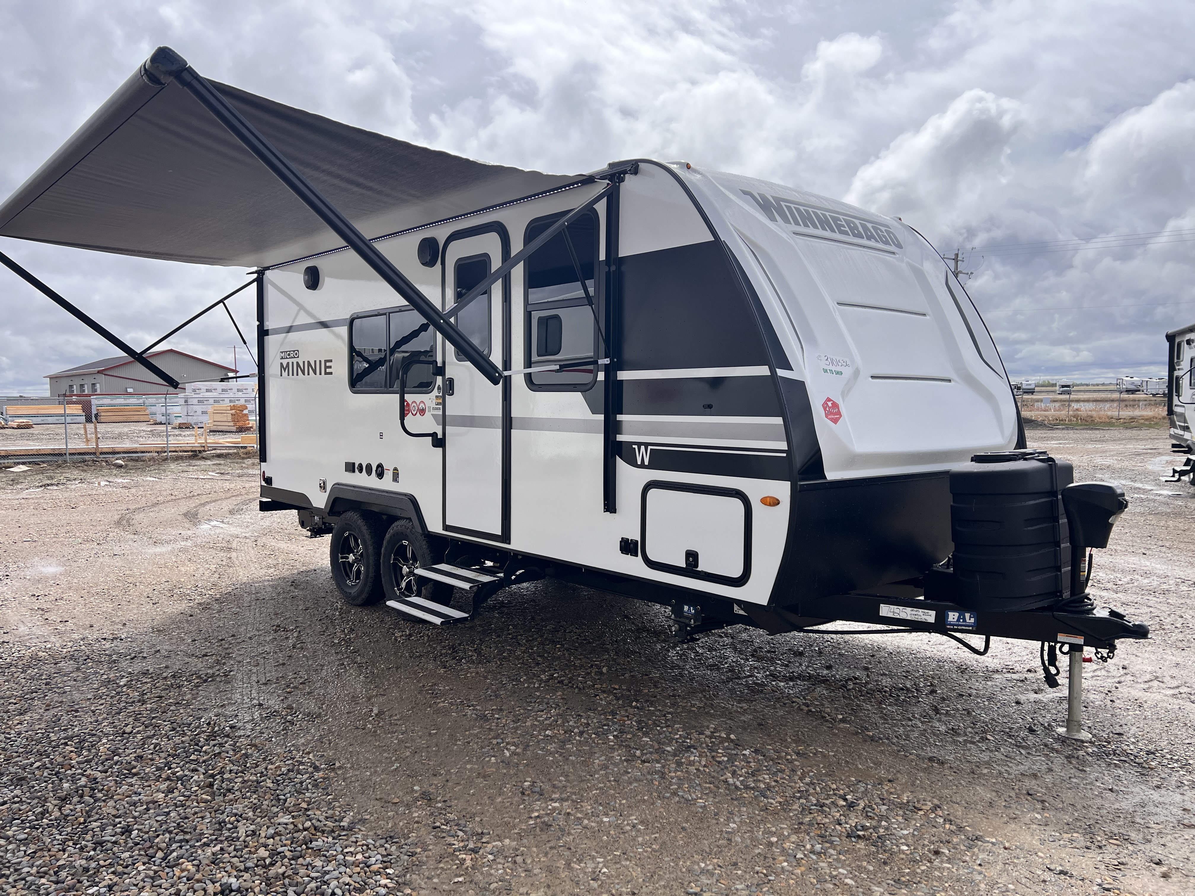 New 2025 Winnebago MICRO MINNIE 2108 DS