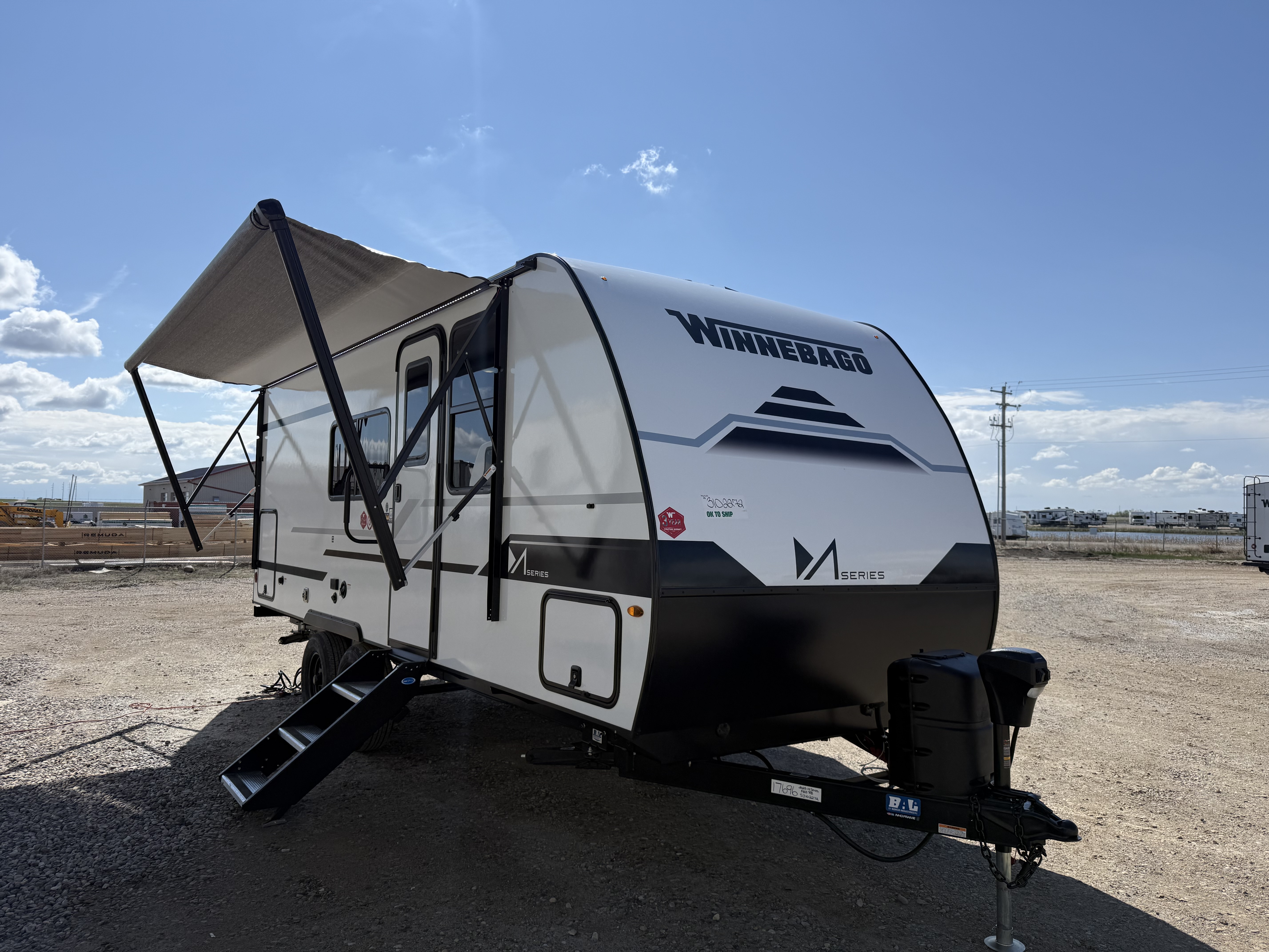 New 2025 Winnebago M SERIES 1923 RB