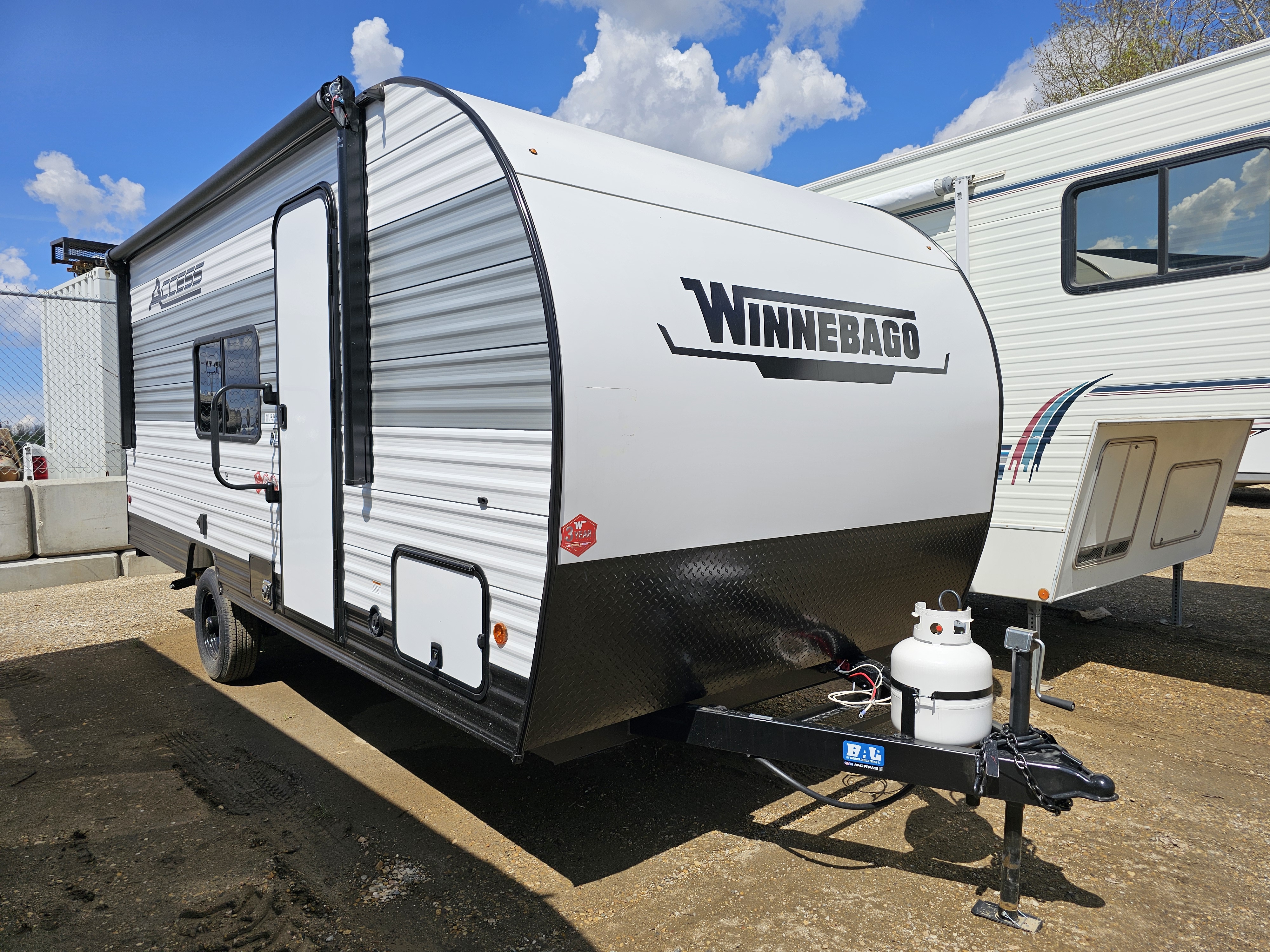 New 2025 Winnebago ACCESS 18 DBH