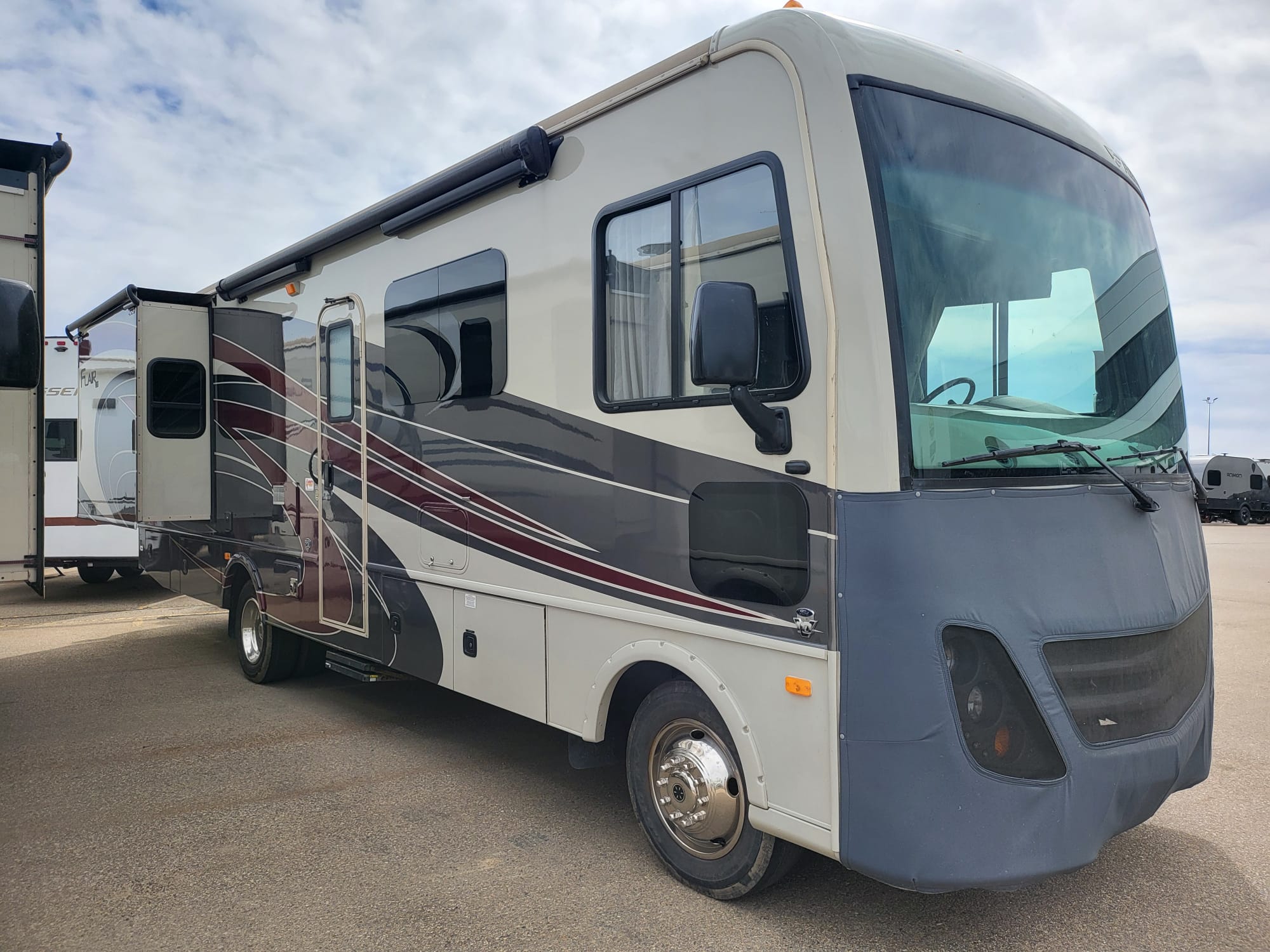 Used 2018 Fleetwood FLAIR 30U