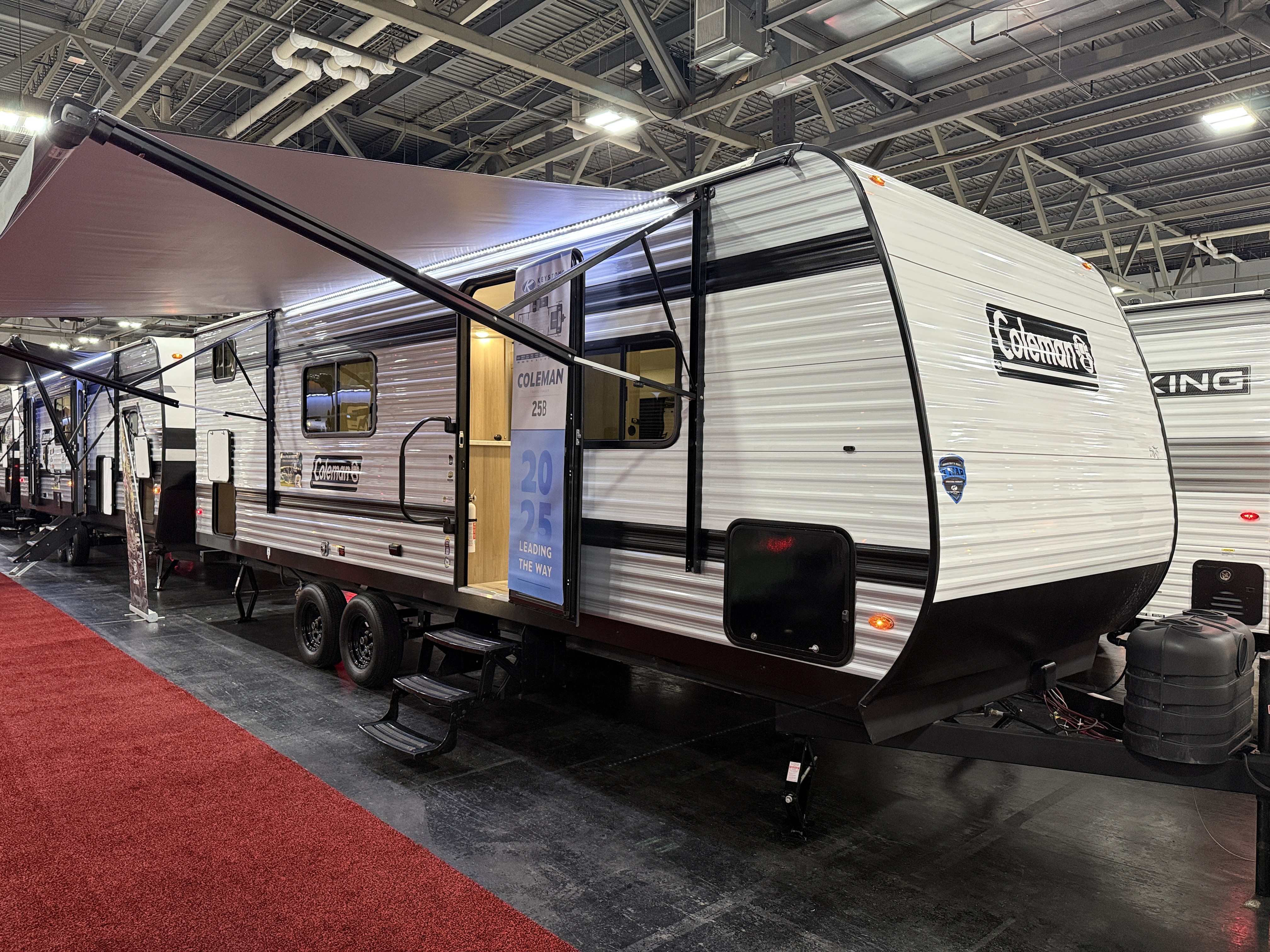New 2025 Keystone COLEMAN LANTERN 25 B