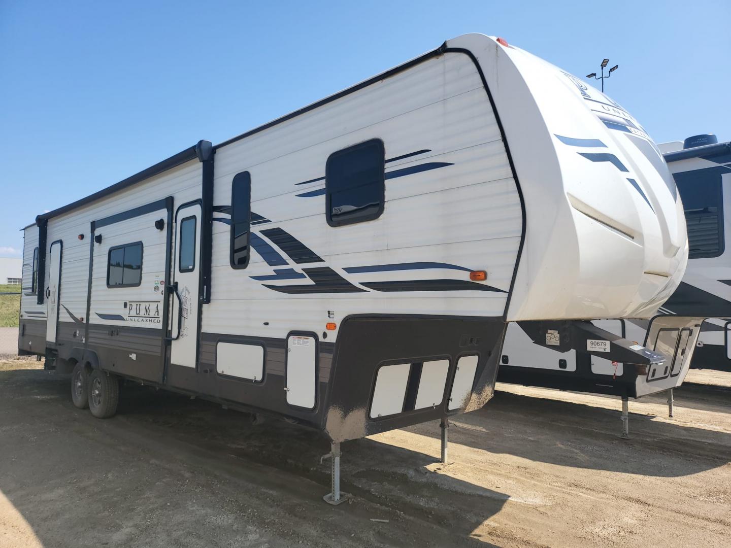 Used 2021 Palomino Puma Unleashed 383dss