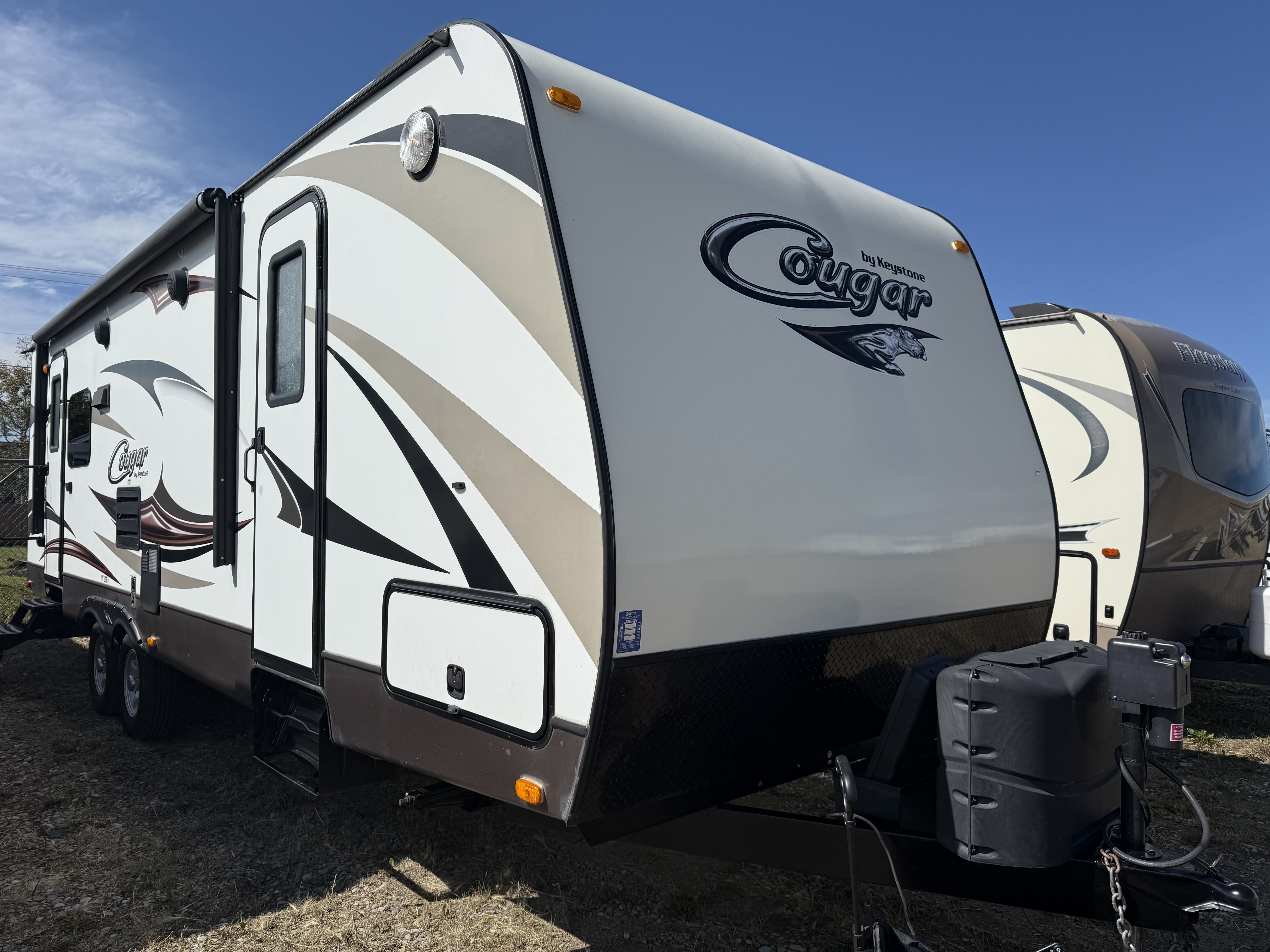 Used 2015 Keystone COUGAR 27RLSWE