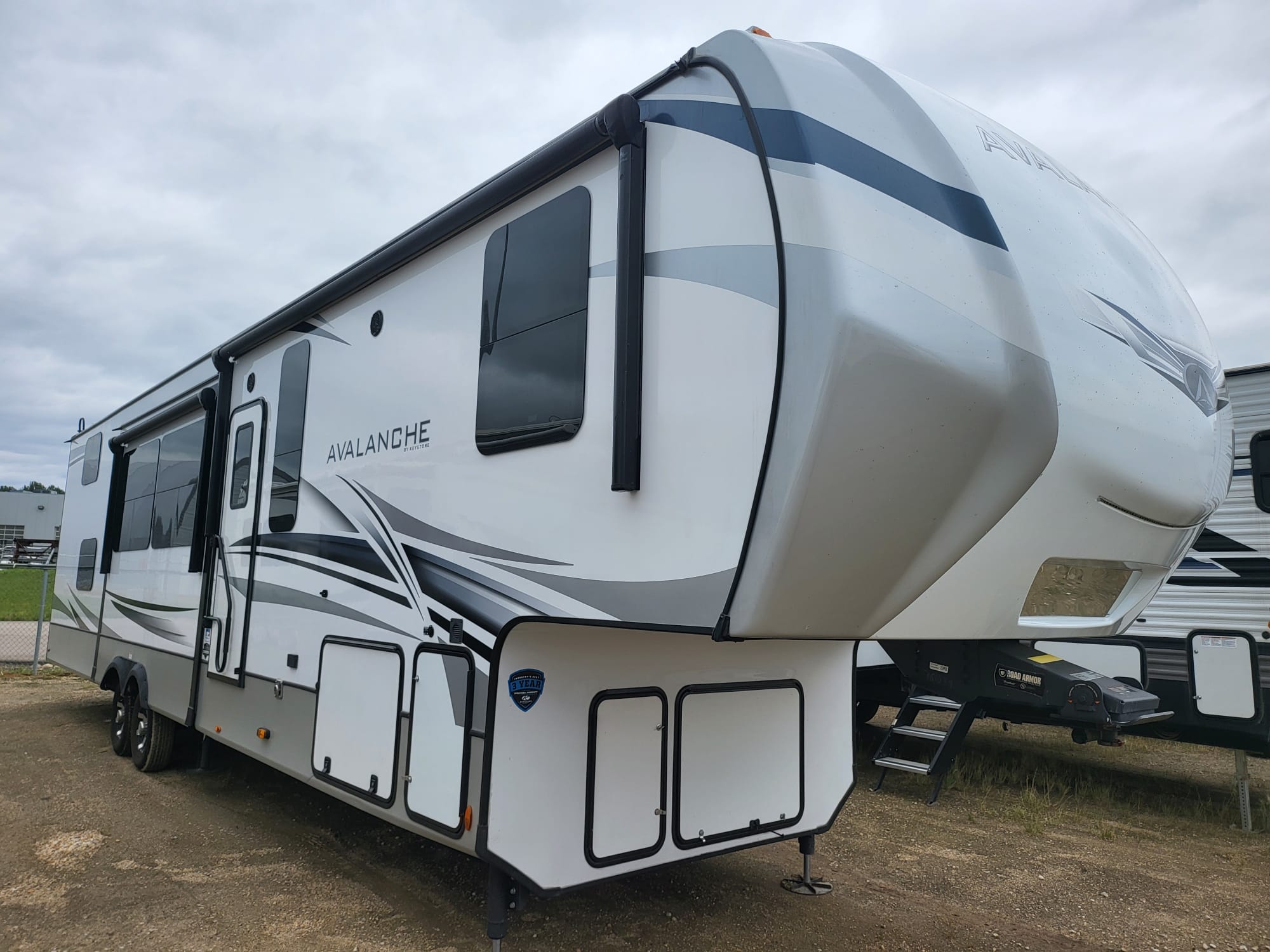 Used 2022 Keystone AVALANCHE 390 DS