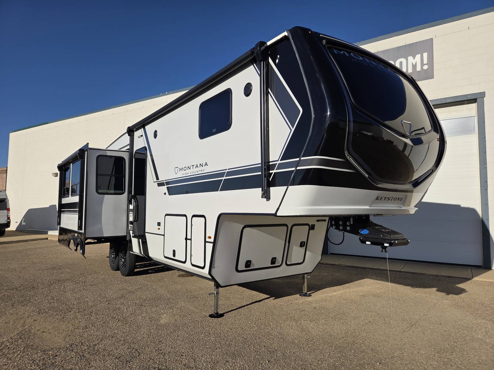 New 2026 Keystone MONTANA 295 RL
