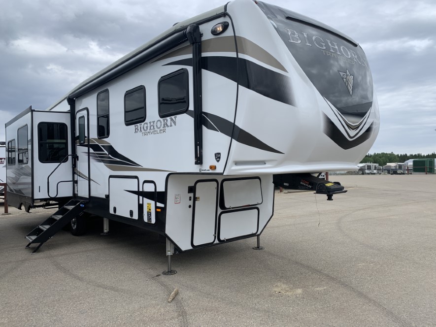 NEW 2022 HEARTLAND BIGHORN 32 RS