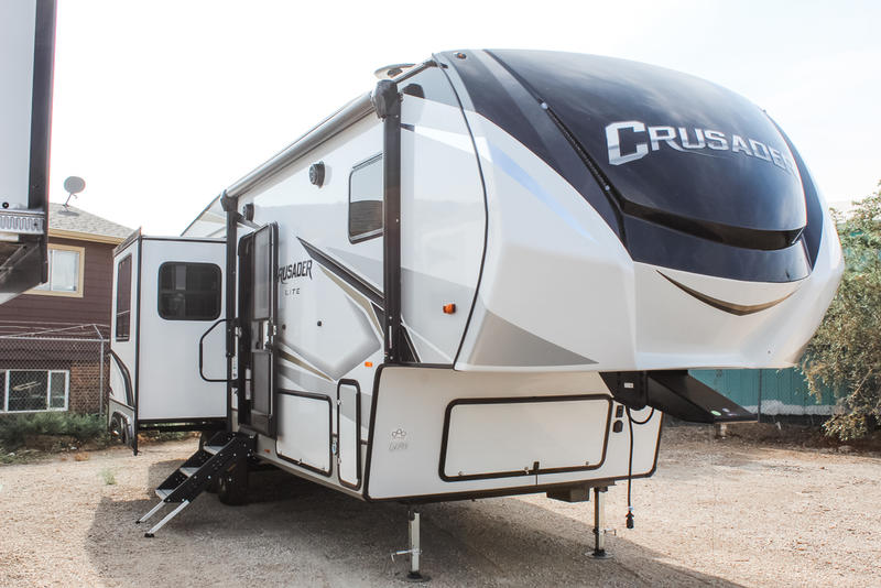 NEW 2022 FOREST RIVER CRUSADER 33 BH