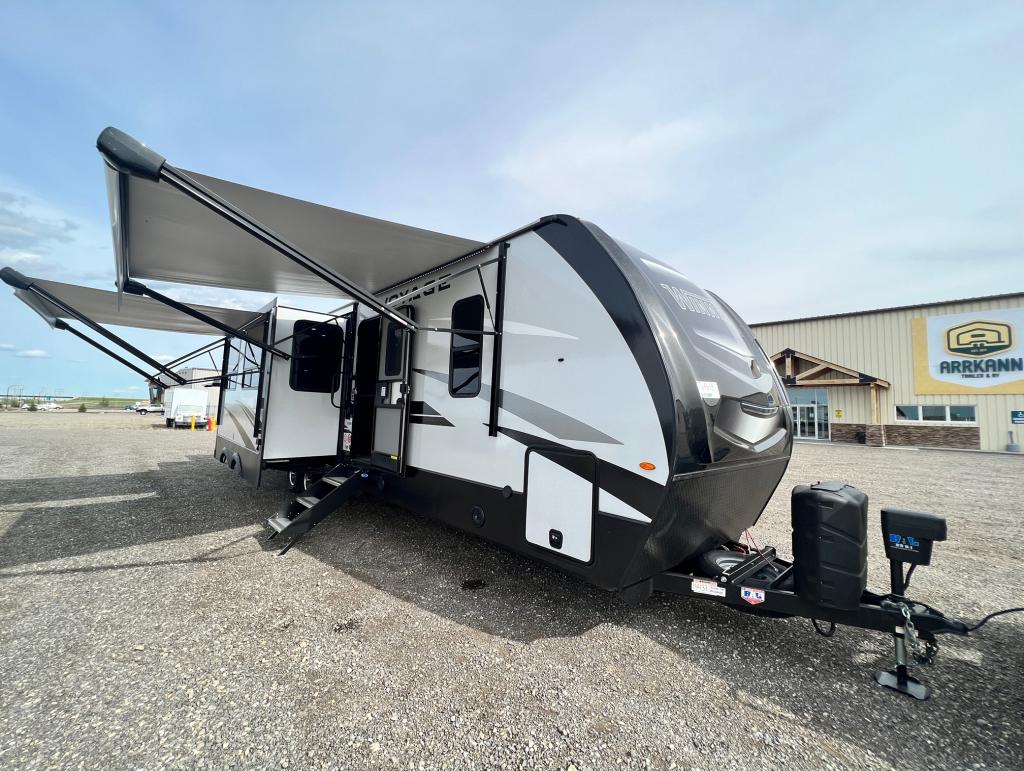 NEW 2022 WINNEBAGO VOYAGE 3538 BR HAIL SALE!