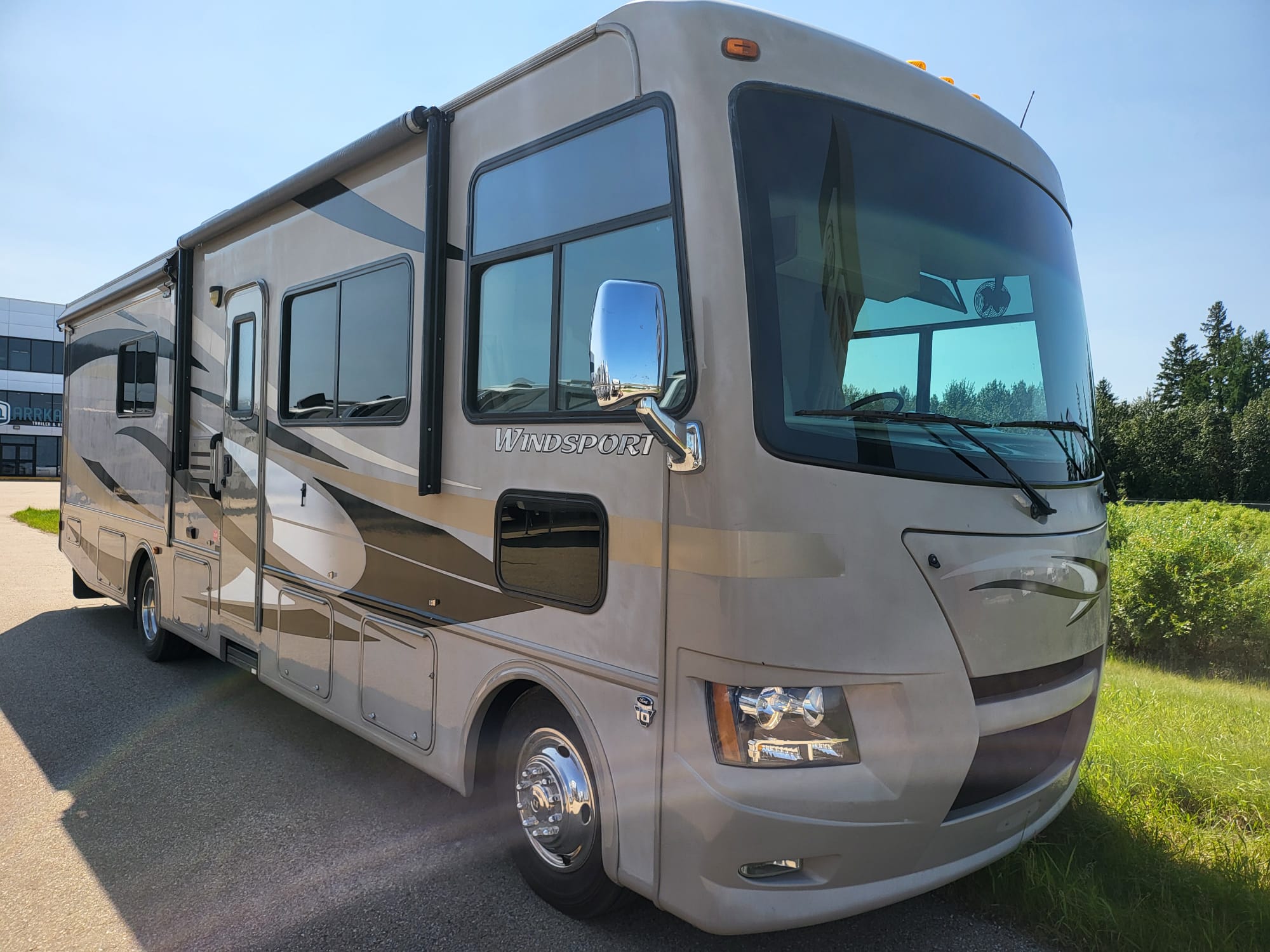 USED 2013 Thor Motor Coach WINDSPORT 33G