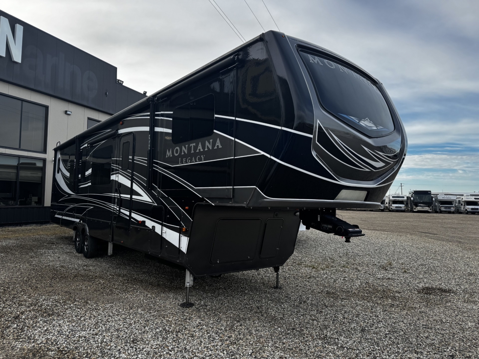 USED 2021 Keystone MONTANA 3760FL*LEGACY-FULLBODY PAINT*