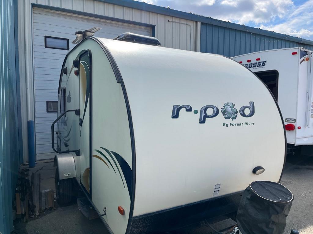 USED 2015 FOREST RIVER R-POD 176