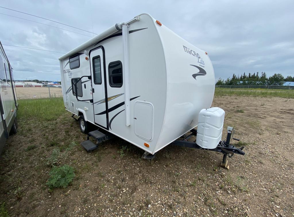 USED 2015 FLAGSTAFF MICRO LITE 19 FD