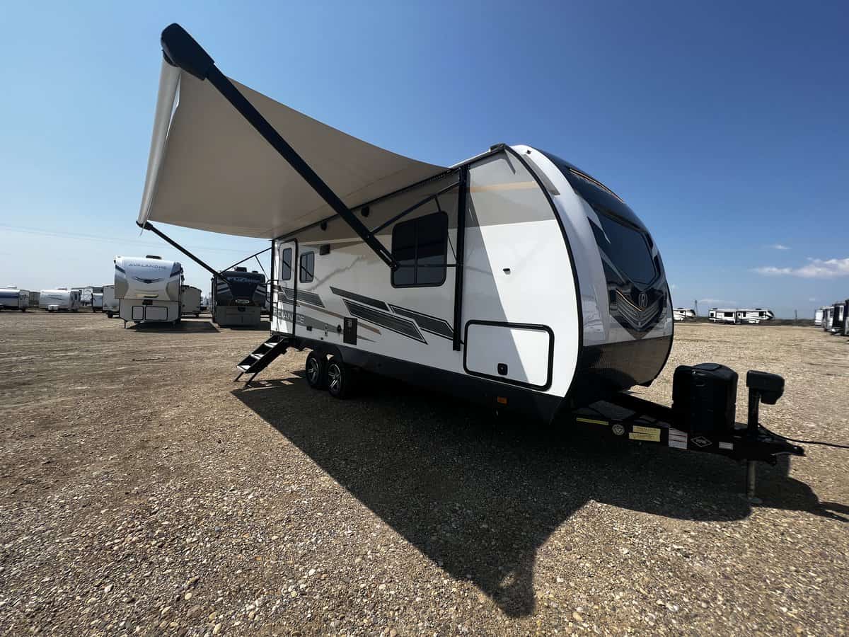 USED 2022 CRUISER RV RADIANCE 21RB
