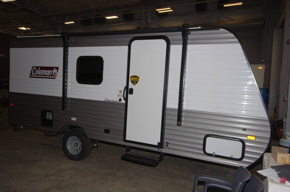 NEW 2023 KEYSTONE RV COLEMAN LANTERN 17 B