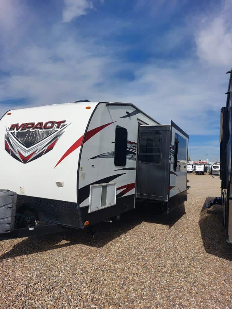 USED 2015 KEYSTONE IMPACT 312