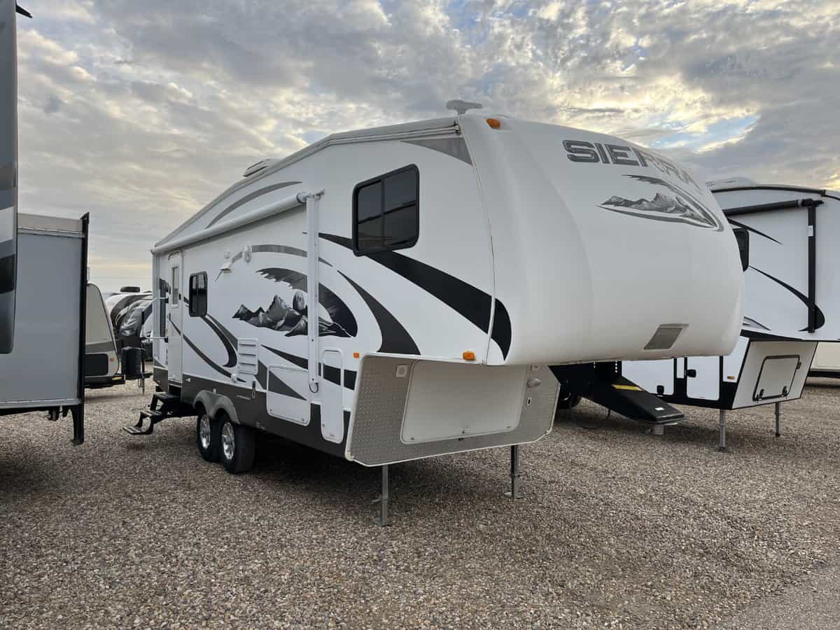 USED 2008 FOREST RIVER Seirra F24