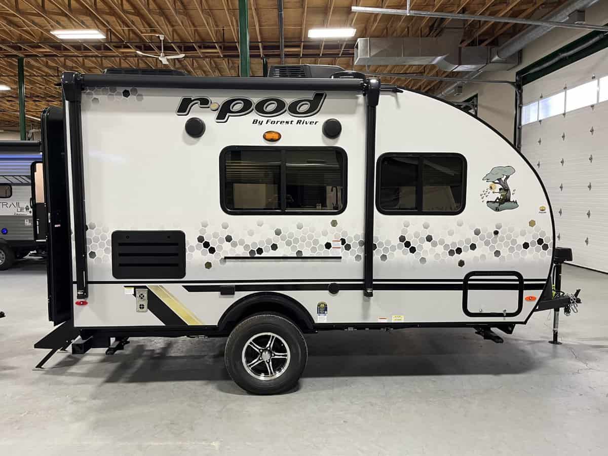 NEW 2022 FOREST RIVER R-POD 153