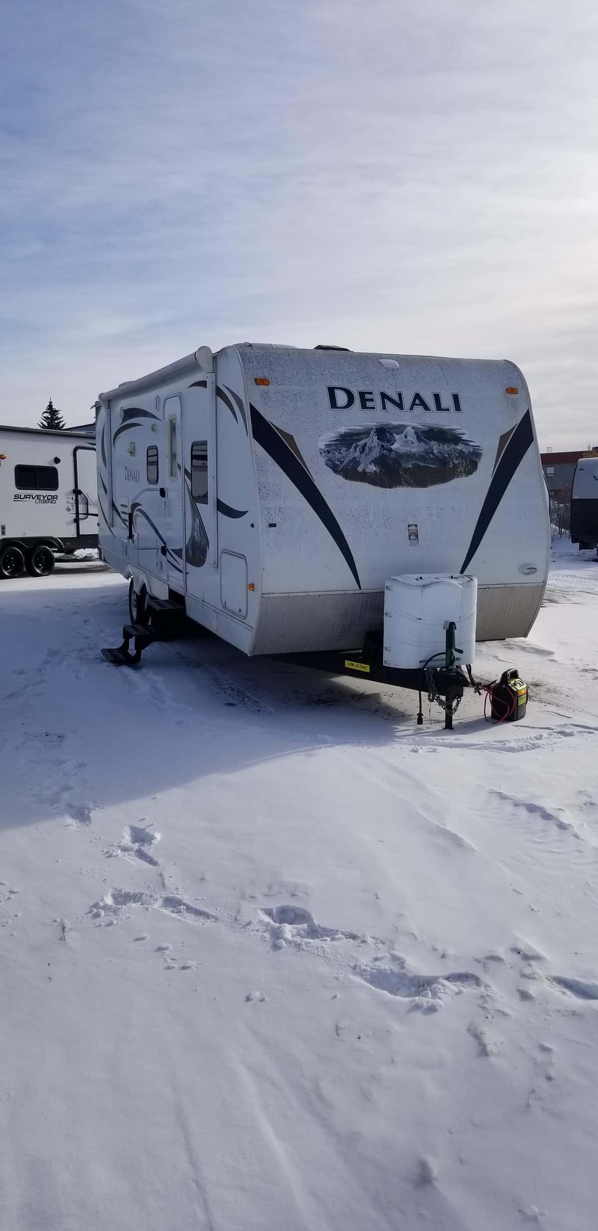 USED 2010 Dutchmen DENALI 260FBX