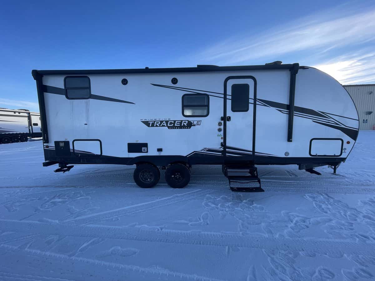 NEW 2023 Forest River TRACER 230 BHSLE