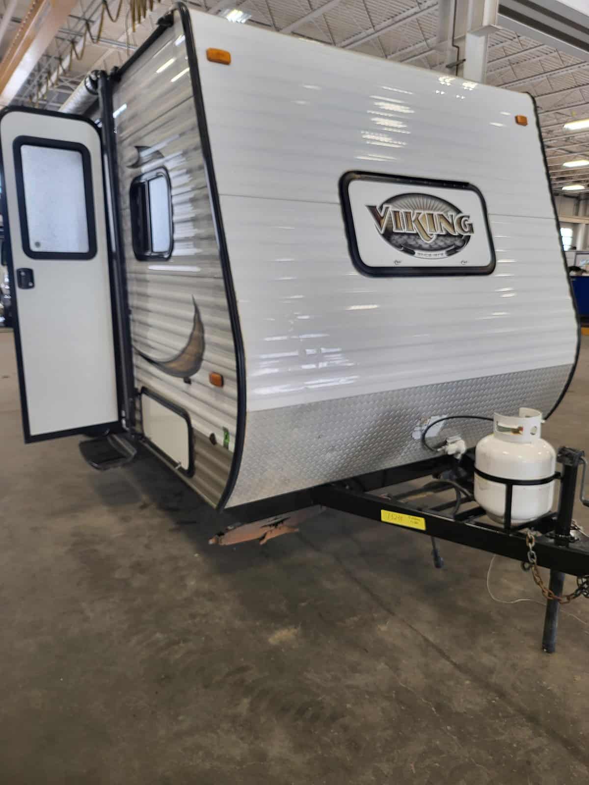 USED 2015 Forest River VIKING 17BH
