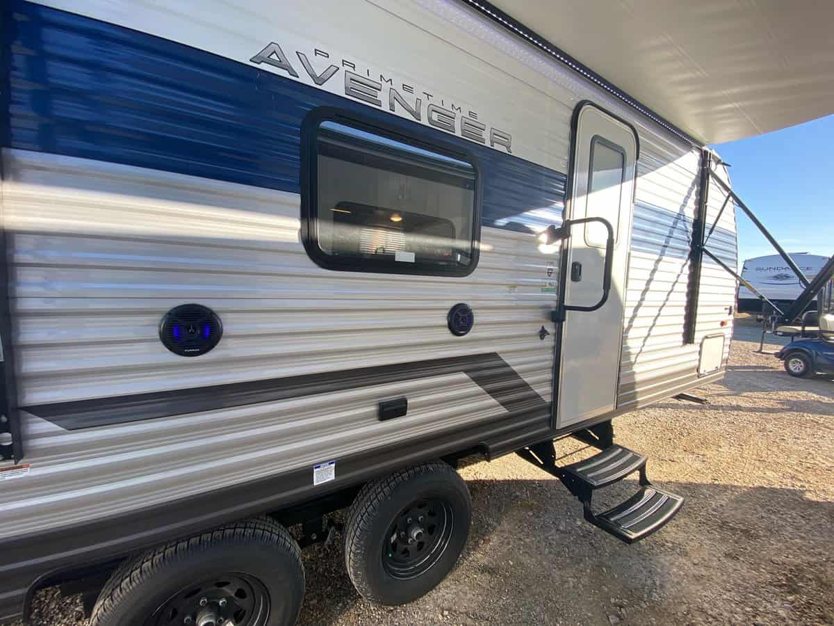 NEW 2023 Forest River AVENGER 22 BH